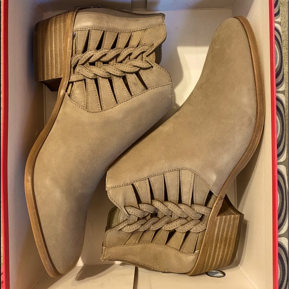 NWT/NIB Vince Camuto Prestetta Bootie